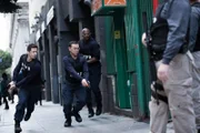 (v.l.n.r.) Jake Peralta (Andy Samberg); Charles Boyle (Joe Lo Truglio); Terry Jeffords (Terry Crews)