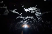 In der Peak Cavern suchen einst Kriminelle den Schutz der Dunkelheit.