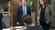 Chief William Dodds (Peter Gallagher), Lieutenant Olivia Benson (Mariska Hargitay)