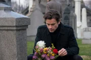 Neal (Matt Bomer)