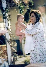 Jane Kaczmarek (Lois).