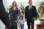 Glücklich als Eltern: Kim Raver als Dr. Teddy Altman, Avalon Gray als Leo, Kevin McKidd als Dr. Owen Hunt
