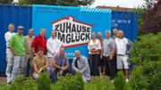 Das Zuhause im Glück-Team ist gekommen um Frank, Tanja und deren beiden Söhnen zu helfen