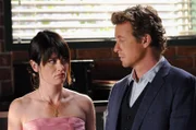 Stehen vor einem Rätsel: Patrick (Simon Baker, r.) und Teresa (Robin Tunney, l.) ...