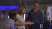 L-R: Detective Lindsay Monroe (Anna Belknap), Detective Mac Taylor (Gary Sinise) und Mac Taylor (Gary Sinise)