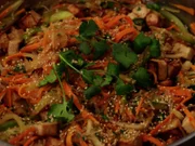 Glasnudeln mit mariniertem Tofu