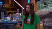 Phoebe Thunderman (Kira Kosarin)