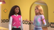 Brooklyn und Barbie Barbie und ihre Freundinnen helfen bei der Eröffnung eines neuen Restaurants in New York.