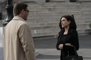 Jason Bull (Michael Weatherly, l.); Carole Atkins (Julie Dretzin, r.)