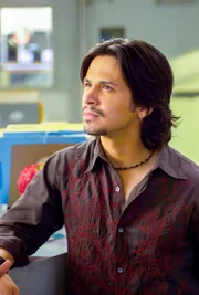 Freddy Rodriguez (Mark Espinosa).