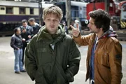 Die Übergabe ist gescheitert, Stahlberg wurde erschossen und die Gangster sind auf der Flucht. Ben (Tom Beck, r.) erklärt Eddie (Christoph Letkowski), was er alles falsch gemacht hat.
