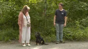 Claudia (l.) mit ihrem Hund Lenny und Trainer Marcel Wunderlich