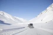 Sie üben einen der gefährlichsten Jobs der Welt aus: die Ice Road Truckers.