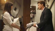 Brennan (Emily Deschanel) bemerkt, wie sehr die Situation mit dem gesuchten Mörder Booth (David Boreanaz) stresst.