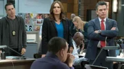 V.l.: Det. Ray Lopez (Kirk Acevedo), Lieutenant Olivia Benson (Mariska Hargitay), Chief William Dodds (Peter Gallagher)