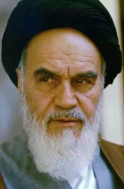 Das Jahr 1979 in Nahost begann mit einem Paukenschlag, als der Schah aus dem Iran floh und der Revolutionsführer Ayatollah Chomeini (im Bild) in das Land zurückkehrte.
