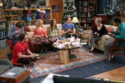 Ein ganz besonderes Weihnachtsfest wartet auf Bernadette, Howard, Amy, Sheldon, Leonard, Penny und Raj...