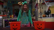 Nora Thunderman (Addison Riecke)
