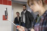 Bruno Sanches (Gilles Vandraud), Mehdi Nebbou (Adam Karadec), Cypriane Gardin (Théa).