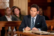 Pierre Briones (Mark Feuerstein) +++ Die Verwendung des sendungsbezogenen Materials ist nur mit dem Hinweis und Verlinkung auf RTL+ gestattet.