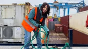 Mona mittendrin An Bord eines Containerchiffs – Leben und Arbeiten auf dem Rhein Mona Vetsch auf dem Containerschiff „Marla Duo Marla“ 2025