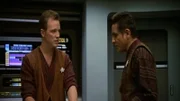 Tom Paris (Robert Duncan McNeill) und Chakotay (Robert Beltran)