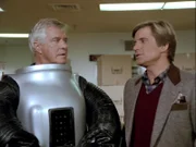 Hannibal (George Peppard, li.) und Face (Dirk Benedict, re.) überlegen, ob sie den Auftrag annehmen sollen...