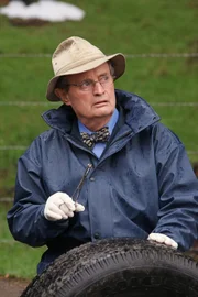 Beim Abtransport einer Leiche wird er gemeinsam mit Jimmy von Fremden entführt: Ducky (David McCallum) ...