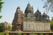 Das Kamasutra ist eine der wichtigsten Schriften des Hinduismus und wurde im Tempel von Khajuraho in Madhya Pradesh von Bildhauern in Stein verewigt.
