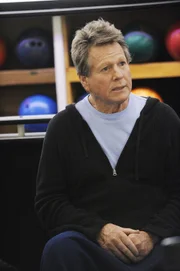 Max Keenan (Ryan O'Neal)