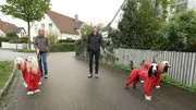 Jens und Ines Bauer aus Regensburg mit ihren vier Afghanischen Windhunden.