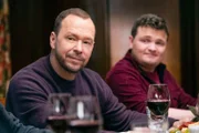 (v.li.): Donnie Wahlberg (Danny Reagan), Andrew Terraciano (Sean Reagan).
