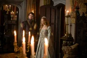 Iers/Canadees/Amerikaanse dramareeks over de beruchte Engelse koning Hendrik VIII en de spiraal van passie, ambitie en verraad die zijn veertigjarige regeerperiode hebben getekend. Met: Jonathan Rhys Meyers (koning Hendrik VIII), Max von Sydow (kardinaal Von Waldburg), Henry Cavill (Charles Brandon), James Frain (Thomas Cromwell), Gerard McSorley (Robert Aske), Joss Stone (Anna van Kleef), Alan Van Sprang (Sir Francis Bryan), Annabelle Wallis (Jane Seymour), Mark Hildreth (Reginald Pole) Anthony Brophy (ambassadeur Chapuys) e.a. Regie: Ciaran Donnelly, Jeremy Podeswa Scenario: Michael Hirst