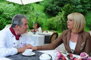 André (Joachim Lätsch) und Charlotte (Mona Seefried)