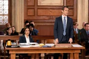Samantha Maroun (Odelya Halevi) und Nolan Price (Hugh Dancy)  +++ Die Verwendung des sendungsbezogenen Materials ist nur mit dem Hinweis und Verlinkung auf RTL+ gestattet. +++