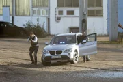 In einem Industriegebiet versuchen Ben (Tom Beck, li.) und Semir (Erdogan Atalay) den flüchtigen Brandner zu stellen...