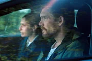 Emily (Siir Tilif) und Andreas (Jesper Hagelskær Paasch) müssen schnell handeln, bevor Nora noch mehr zustößt.