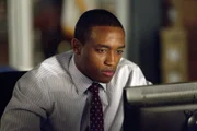 Det. Barry Frost (Lee Thompson Young).
