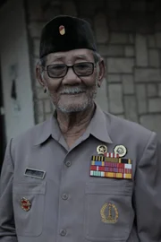 Semarang, Central Java, Indonesia: Mr. Sudiyono, a 5 Days Battle survivor. Mr. Sudiyono is the head of 5 Days Battle Soldier Community.
