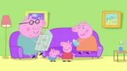 Peppa (l.) und Schorsch spielen verstecken. Peppa ist als Erste mit Zählen dran.