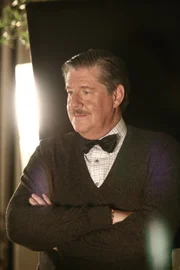 Richard (Edward Herrmann) will Rory mit einem Geldangebot dazu bewegen, ihr Studium wieder aufzunehmen ...