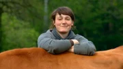 Ve Anissa Spindler wollte immer schon Bäuerin werden. Obwohl ihre Eltern nichts mit Landwirtschaft zu tun hatten. Jetzt ist sie stolze Besitzerin eines Demeter-Hofes bei Parchim.