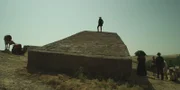 Die Tempel von Baalbek beeindruckten schon Mark Twain:  ¿Jahrtausende steht sie", schrieb er, ¿und versetzt den Reisenden in Erstaunen und Entzücken " Die dickste Steinplatte der Anlage, und größter bekannter Baustein der Welt, ist über zwanzig Meter lang. Bis heute weiß niemand mit Sicherheit zu sagen, auf welche Weise und zu welchem Zweck diese riesige Anlage, die in Resten erhalten ist, einst angelegt worden ist.
