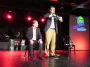 Entertainmentmanager Rainer und Stellvertretender Kreuzfahrtdirektor Jörn Hofer bei ihrem Beitrag für die Crewshow.