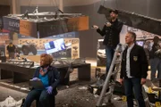 (v.l.n.r.) Dr. Loretta Wade (CCH Pounder); Forensiker Sebastian Lund (Rob Kerkovich); Special Agent Dwayne Pride (Scott Bakula)