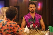 Mac (Rob McElhenney, r.)