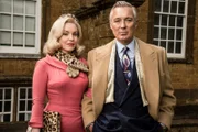 Der berechnenden Rita Simmons (Eva Jenson) und dem Geschäftsmann Dennis Nelson (Martin Kemp) kann man nicht über den Weg trauen. Hatte einer von ihnen etwas mit dem Mord zu tun?