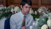 Bei der Hochzeitsfeier steht Adam (Ben Whishaw) ganz allein da. Doch dann erlebt er plötzlich eine Überraschung, mit der er nie gerechnet hätte.