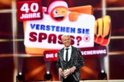 Kurz vor Weihnachten präsentiert Guido Cantz mit „40 Jahre Verstehen Sie Spaß? – Die große Bescherung“.