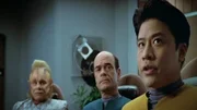 Neelix (Ethan Phillips), The Doctor (Robert Picardo) und Harry Kim (Garrett Wang)